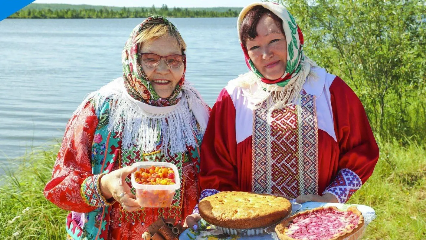 Надымчане отметили древний праздник первого сбора морошки | «Красный Север»