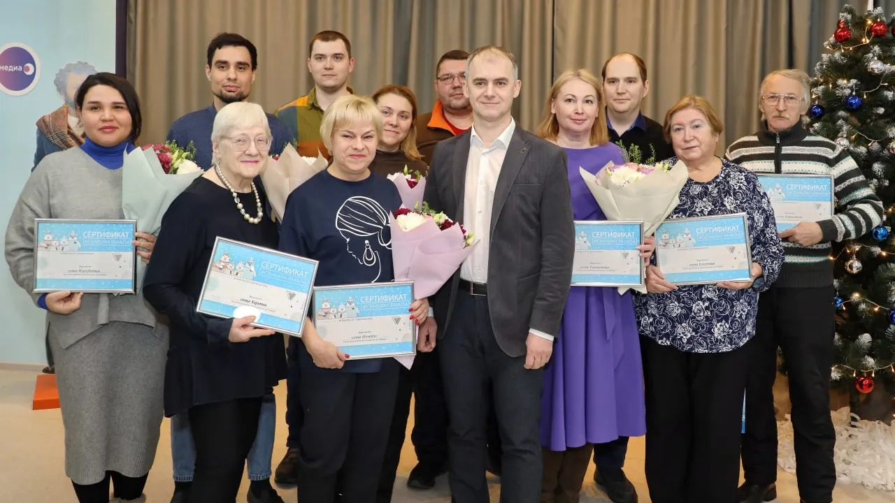 В Салехарде выданы первые сертификаты по новой программе для жителей  аварийного жилья | «Красный Север»