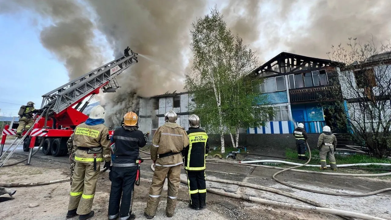 В Ноябрьске жильцов сгоревшего дома заселили в новые квартиры | «Красный  Север»