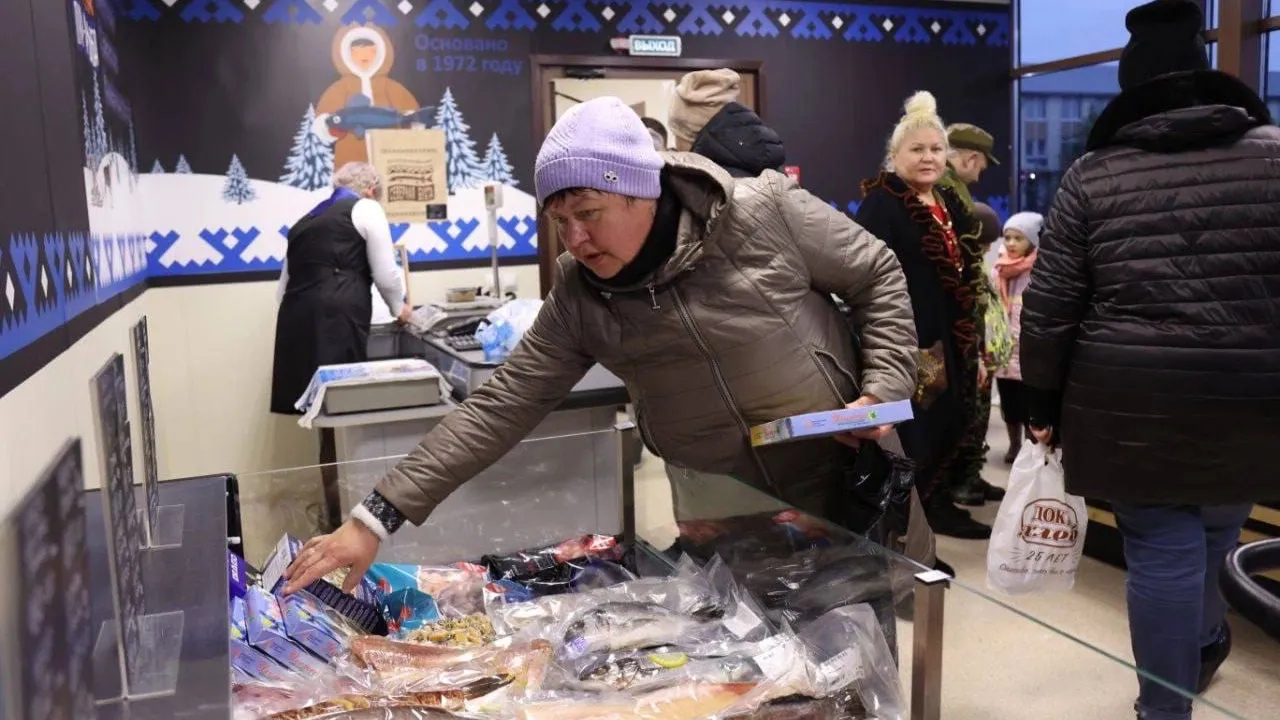 Ямал продлил лето подростками из Волновахи, в Тарко-Сале под одну крышу  собрали местные деликатесы, а тревел-блогеры сняли очередную серию о  коренных народах Арктического региона | «Красный Север»