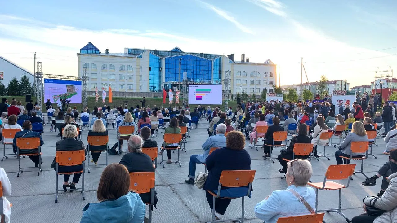 Купить МРТ, сортировать мусор, вокзал для Пурпе. Жители Губкинского  пообщались с губернатором | «Красный Север»