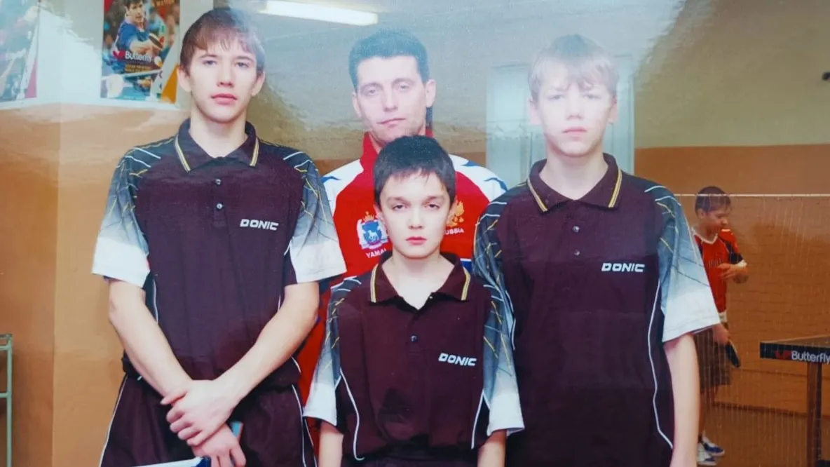 Тренер Н. Сакаль с юными спортсменами в Лабытнанги. Фото: из личного архива Николая Сакаль