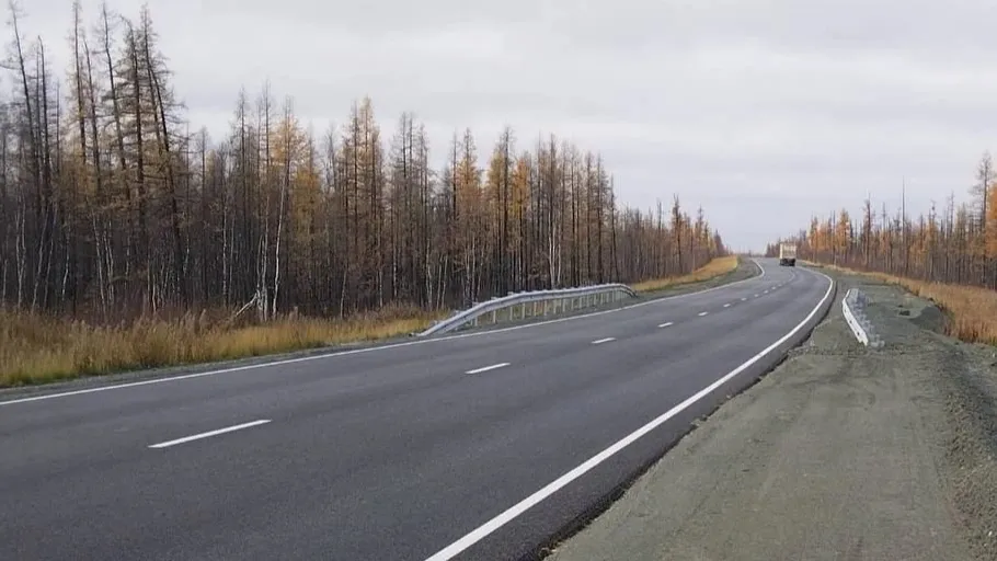 Всего до конца года на Ямале планируют привести в порядок 170 км дорог. Фото: предоставлено пресс-службой департамент транспорта и дорожного хозяйства ЯНАО