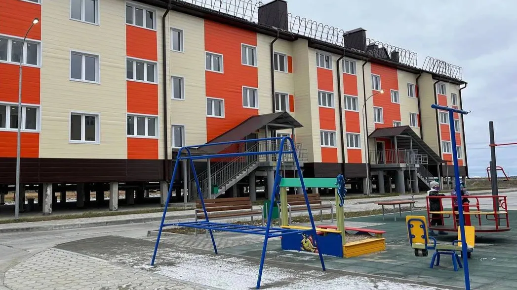В благоустроенные квартиры этой трехэтажки заселятся 19 семей. Фото: depstroy.yanao.ru