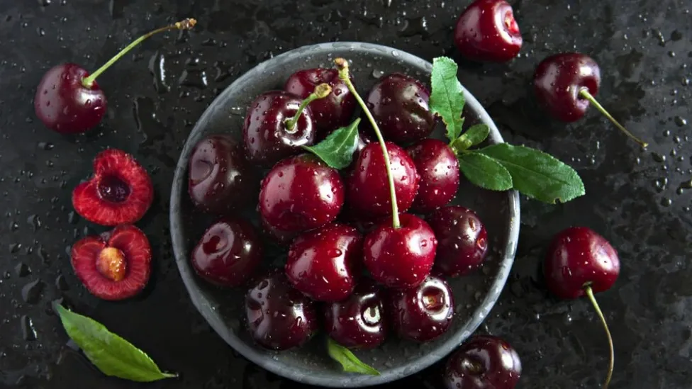 Черешня — ягода, вкусная и полезная во всех отношениях. Фото: Irina Mur /Shutterstock/Fotodom