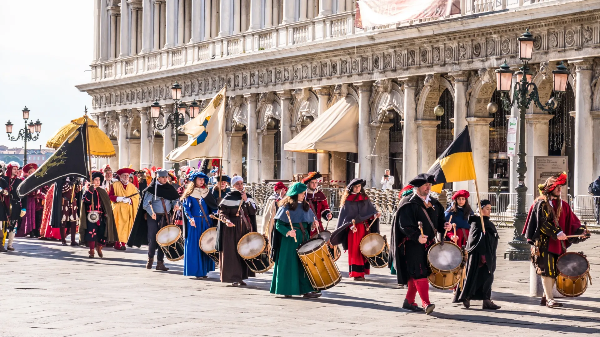 Главные события карнавала в Венеции — на площади Сан-Марко. Фото:  FooTToo / Shutterstock / Fotodom