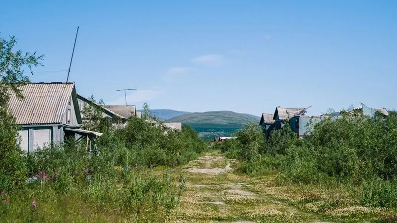 Поселок Полярный, полностью расселенный в 2004 году, сейчас стал площадкой для экологических акций. Фото: Юлия Чудинова / "Ямал-Медиа"