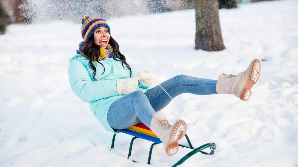 Зимние забавы скрасят ваши каникулы. Фото: Roman Samborskyi/Shutterstock/Fotodom