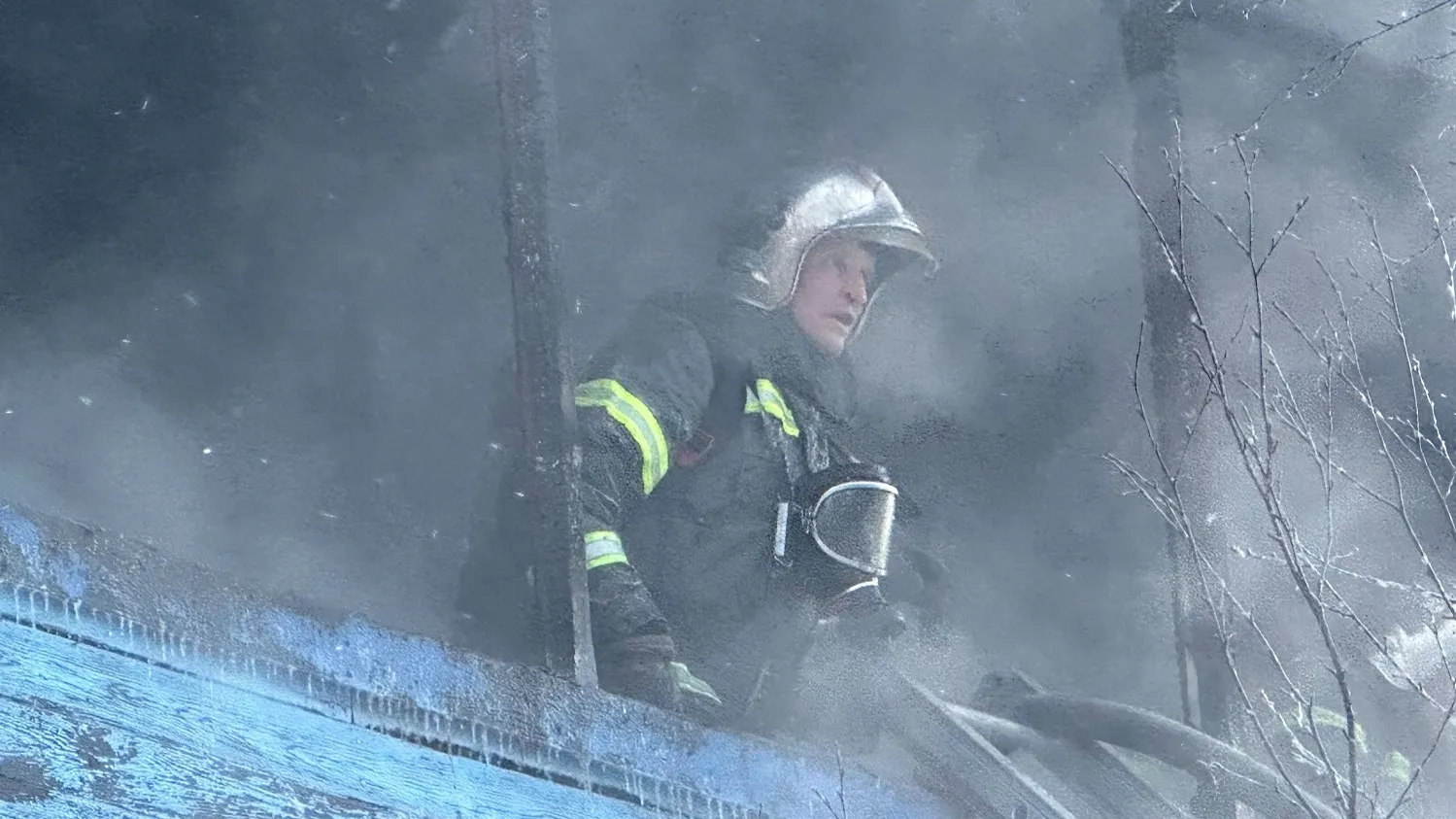 Пожарные локализовали огонь. Фото: Вера Дронзикова / «Ямал-Медиа»