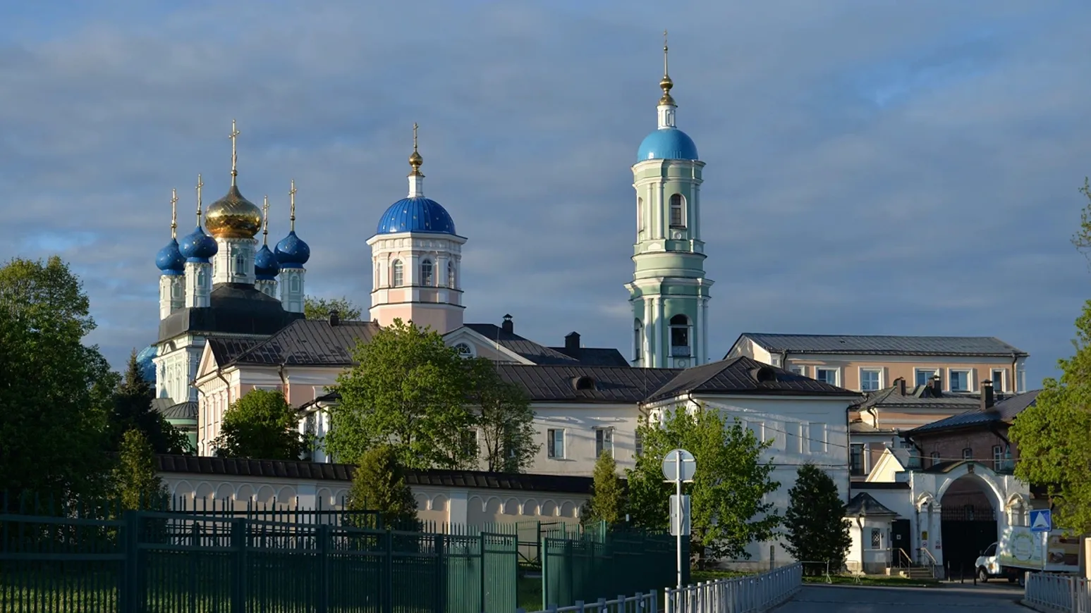 Оптинские старцы молились в монастыре за весь православный мир. Фото: optina.ru