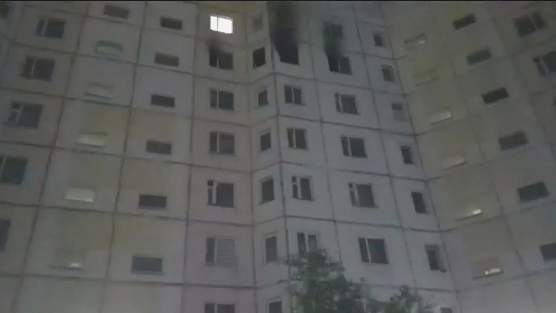 Квартира пострадала от огня по всей площади. Фото: yamal-media.ru