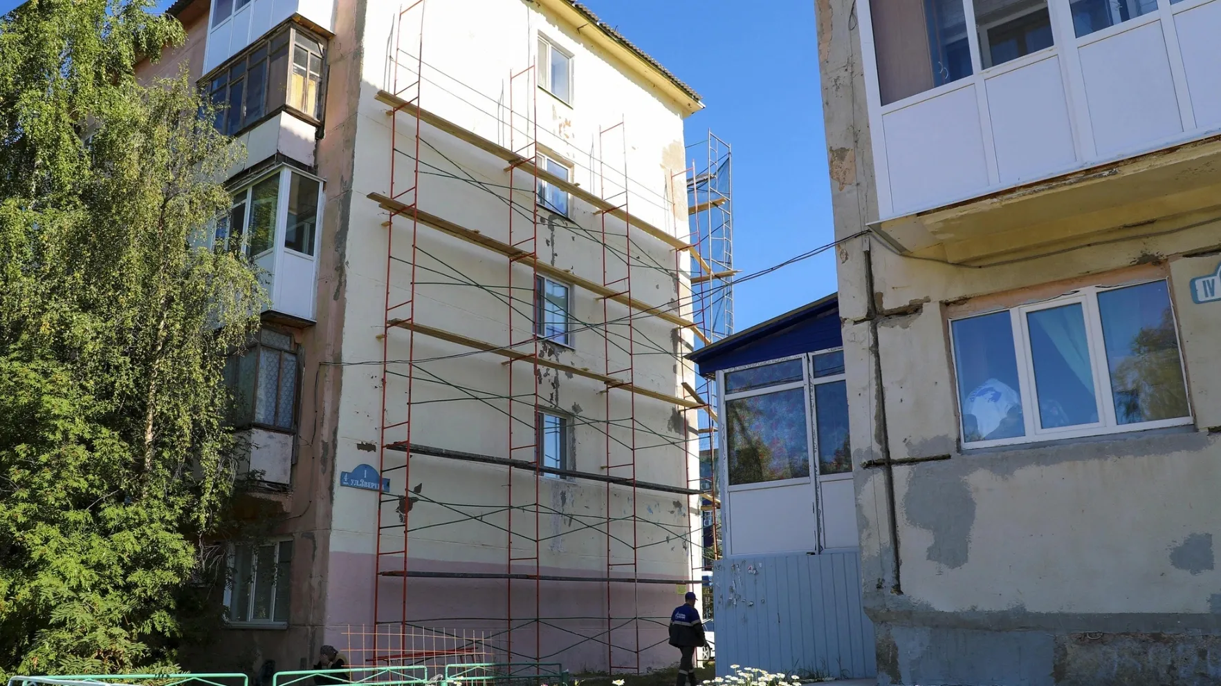 В Надыме полностью отреставрируют фасады самых старых домов-юбиляров. Фото: пресс-служба администрации Надымского района