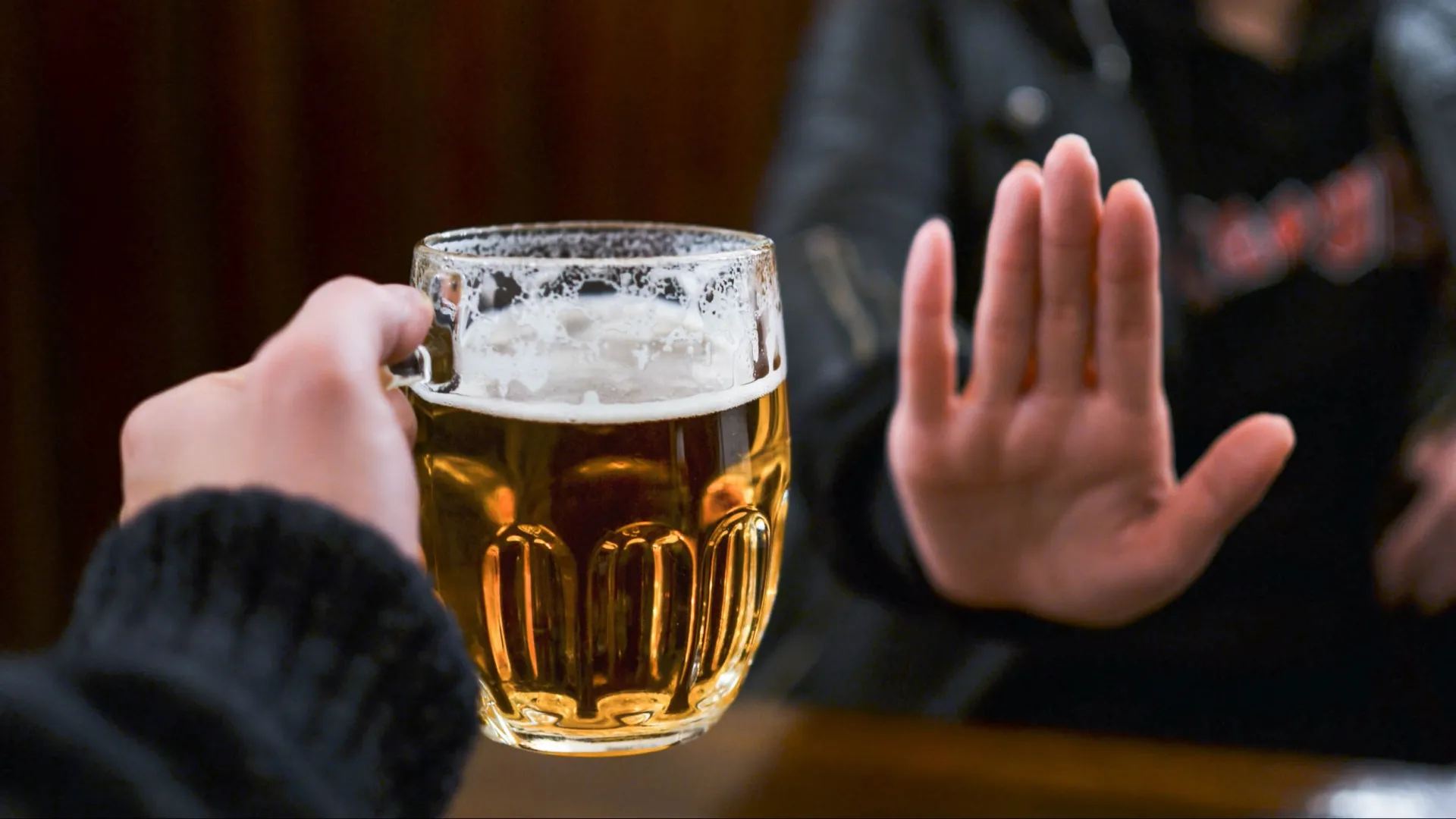 Осознанный отказ от пива — первый шаг к оздоровлению. Фото: Mateone / Shutterstock / Fotodom