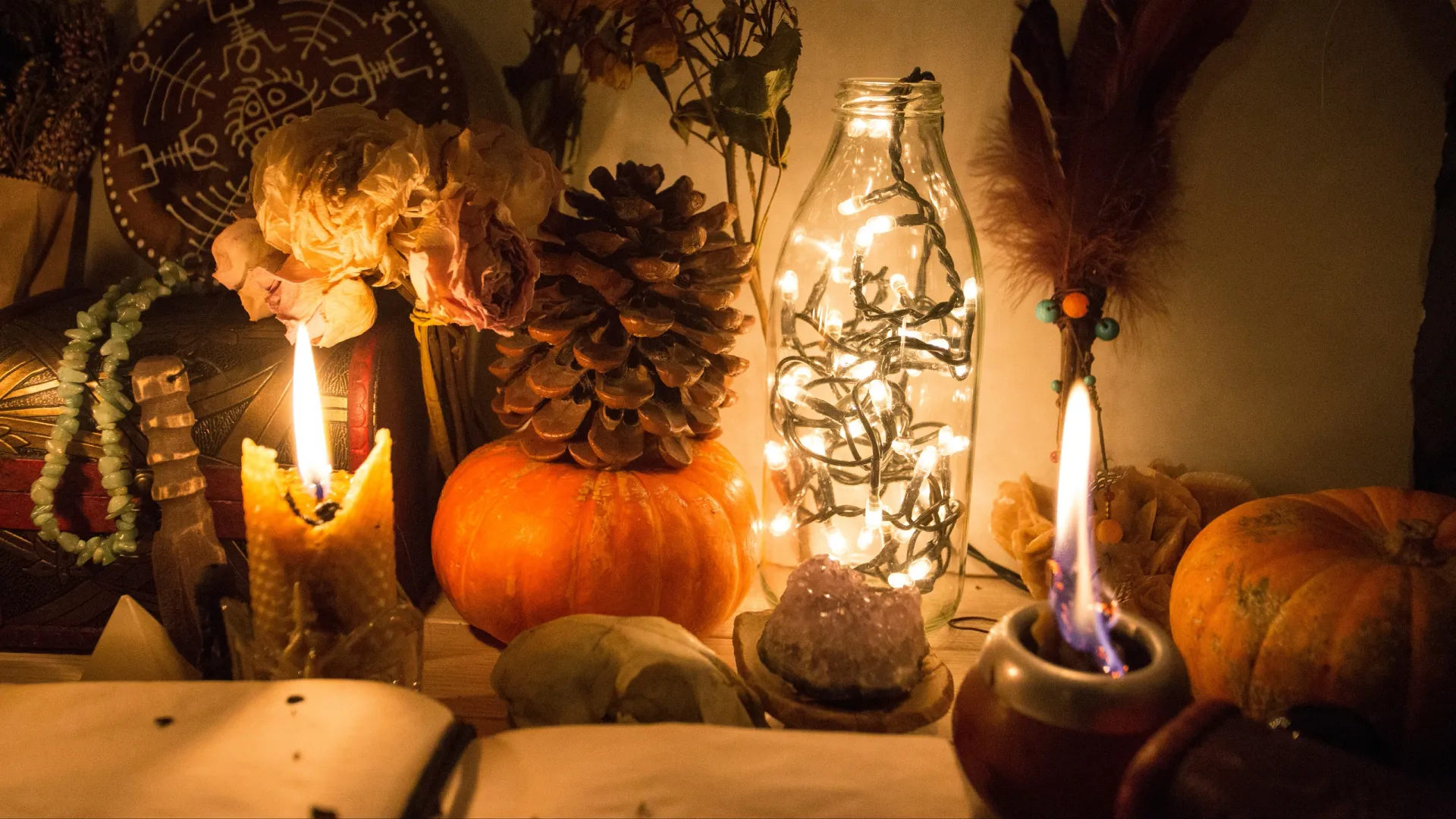 Многие символы и ритуалы Самайна «перекочевали» в Хэллоуин. Фото: Murzina Elena Sergeevna/ Shutterstock / Fotodom
