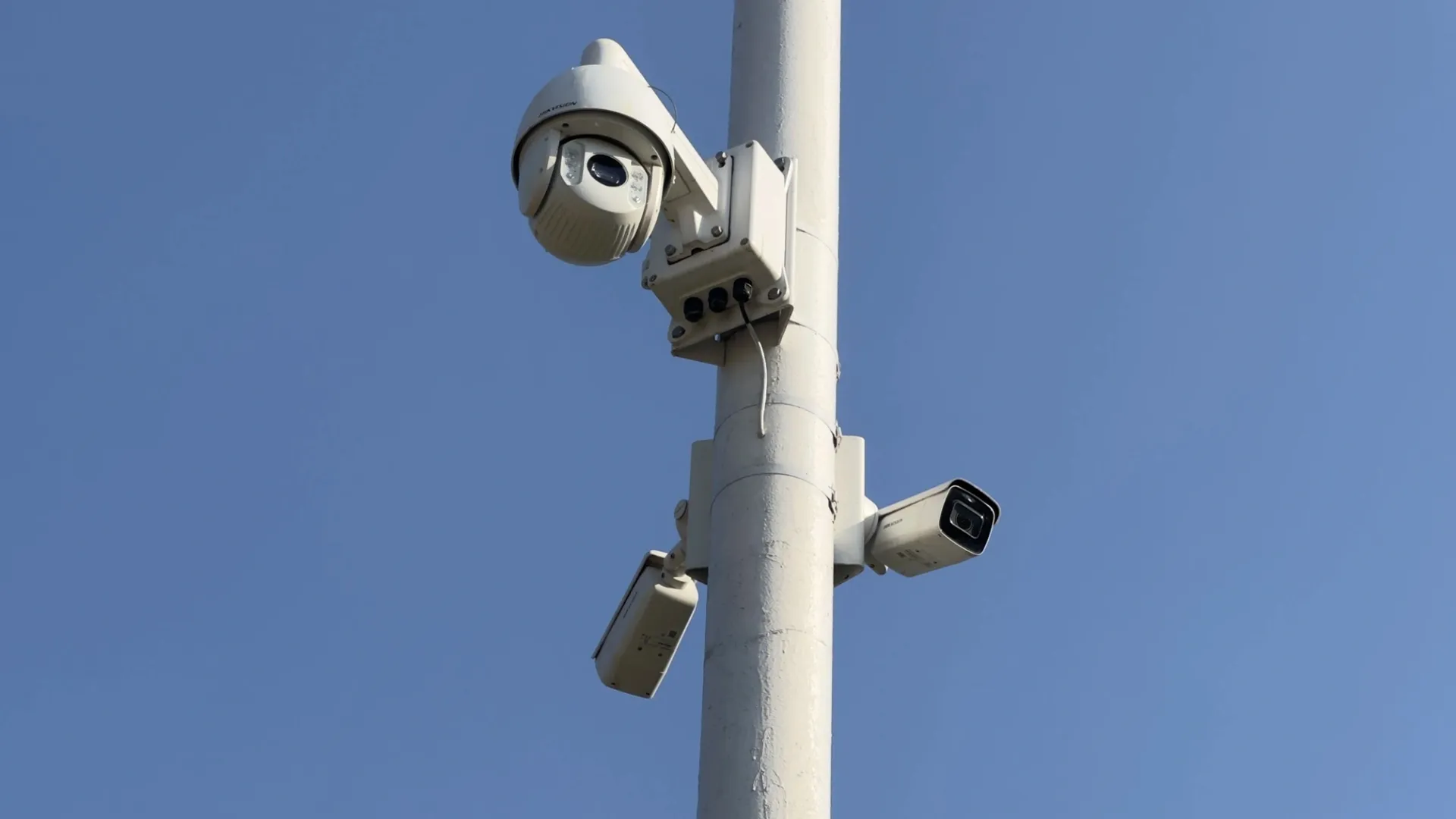 Камеры видеонаблюдения зафиксируют любое нарушение. Фото: Андрей Ткачёв / "Ямал-Медиа"