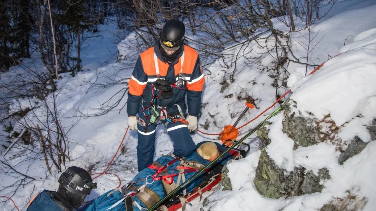 Учения спасателей в горной местности. Фото: предоставлено ГКУ «Ямалспас»