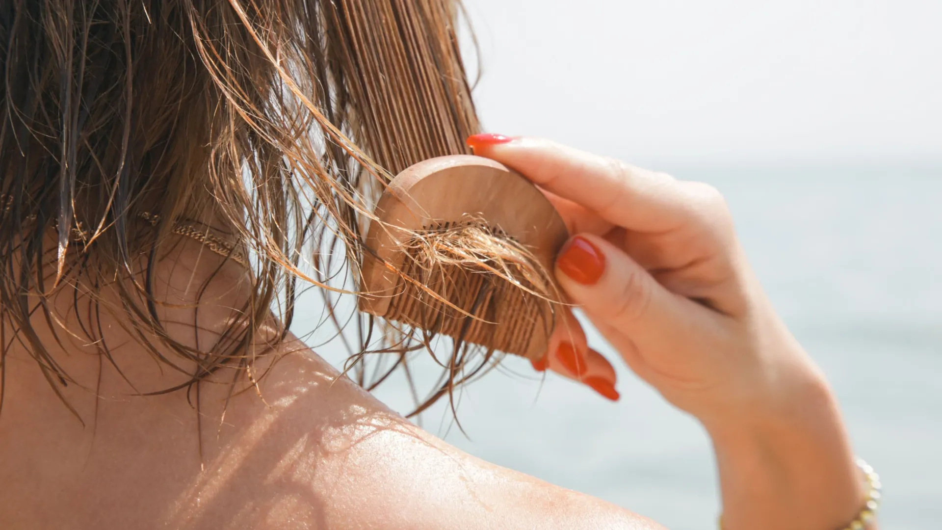 Волосы тоже нуждаются в питании. Фото: triocean / Shutterstock / Fotodom