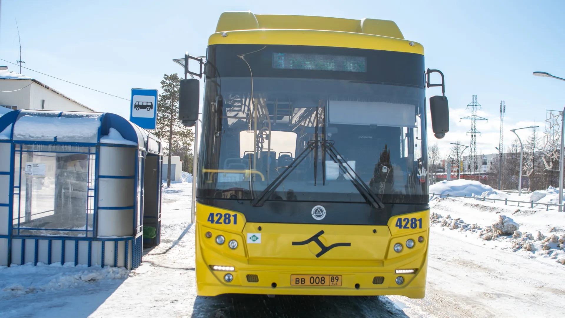 Более 200 автобусов на Ямале оборудованы валидаторами. Фото: Юрий Здебский / «Ямал-Медиа»