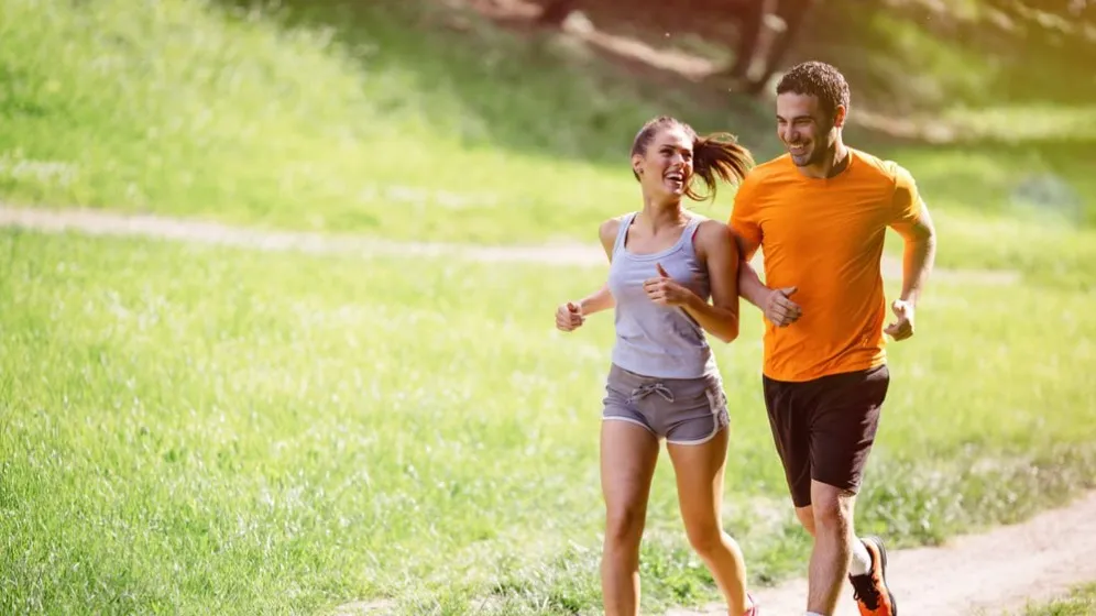 Пробежки в парках на свежем воздухе могут соединить судьбы. Фото: NDAB Creativity/Shutterstock/ФОТОДОМ