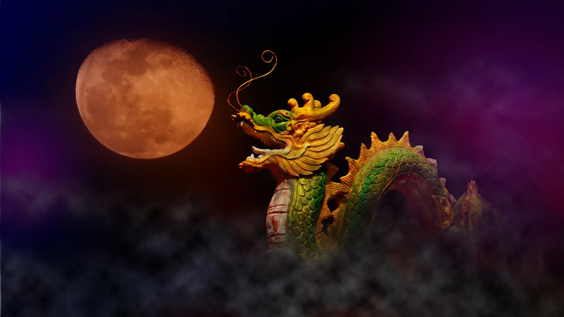 Дракон следит за всем, что происходит в мире. Фото: Watercolorful / Shutterstock / Fotodom