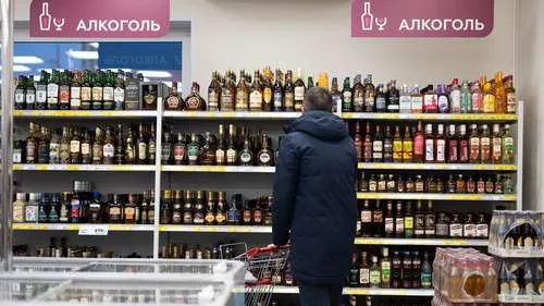 Большая часть алкогольных напитков противопоказана людям с болезнями ЖКТ. Фото: Юлия Чудинова / «Ямал-Медиа»