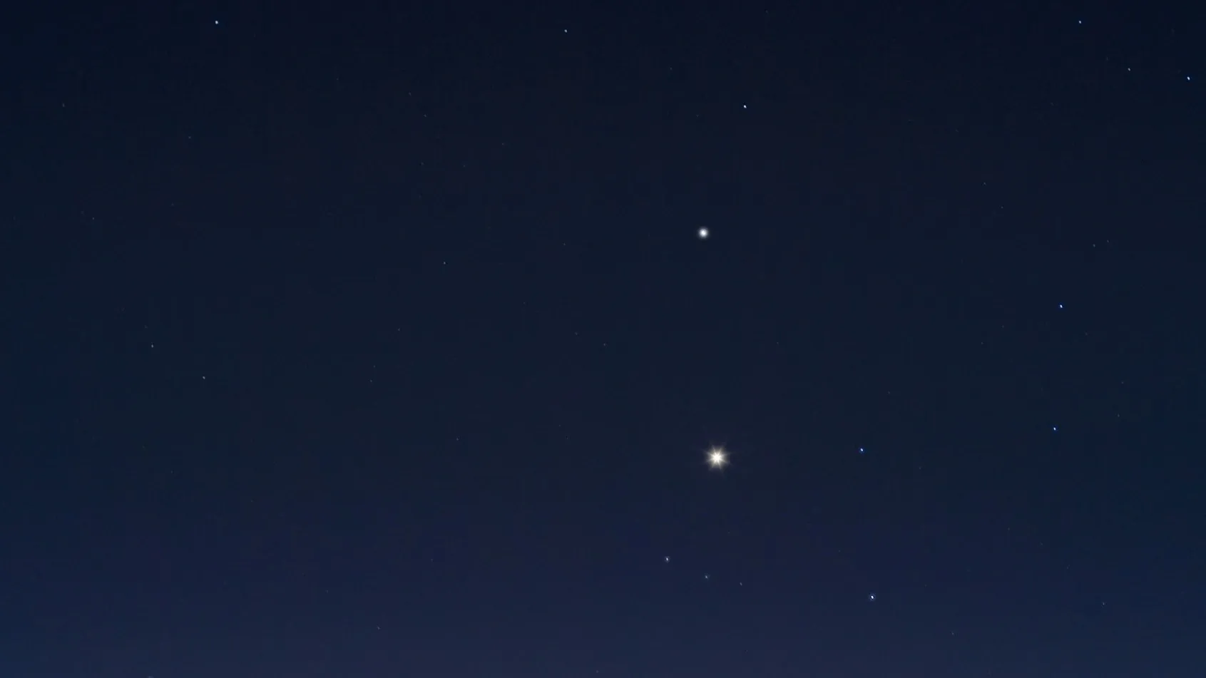 Соединение Меркурия (вверху) и Венеры. Паранальская обсерватория в Чили. Фото: wikipedia.org