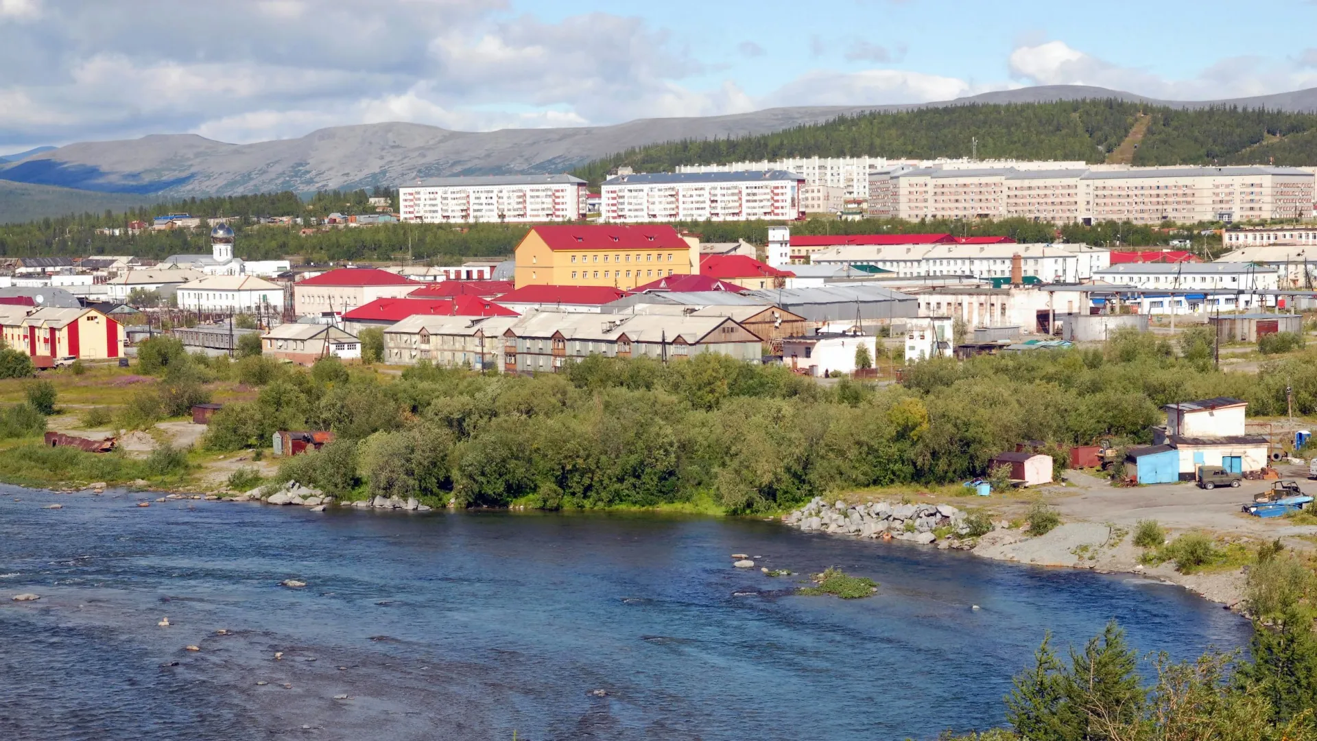 Поселок Харп отметит 56-годовщину со дня образования поселка. Фото: Kirill Skorobogatko / Shutterstock / Fotodom