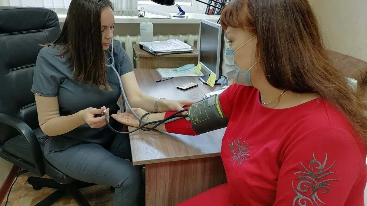 Лидия Вордатова из Калининграда теперь возглавляет отделение переливания крови Лабытнангской ЦГБ. Фото: пресс-служба губернатора ЯНАО