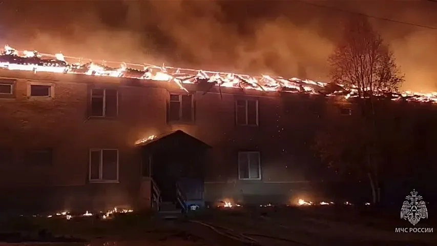 Пожар тушили более 100 спасателей. Кадр из видео: t.me/gumchsyanao89