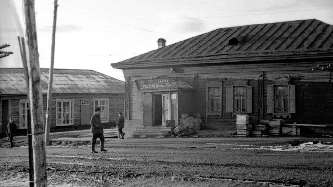 Магазин «Гастроном» по улице Свердлова. Фото: предоставлено муниципальным архивом Салехарда