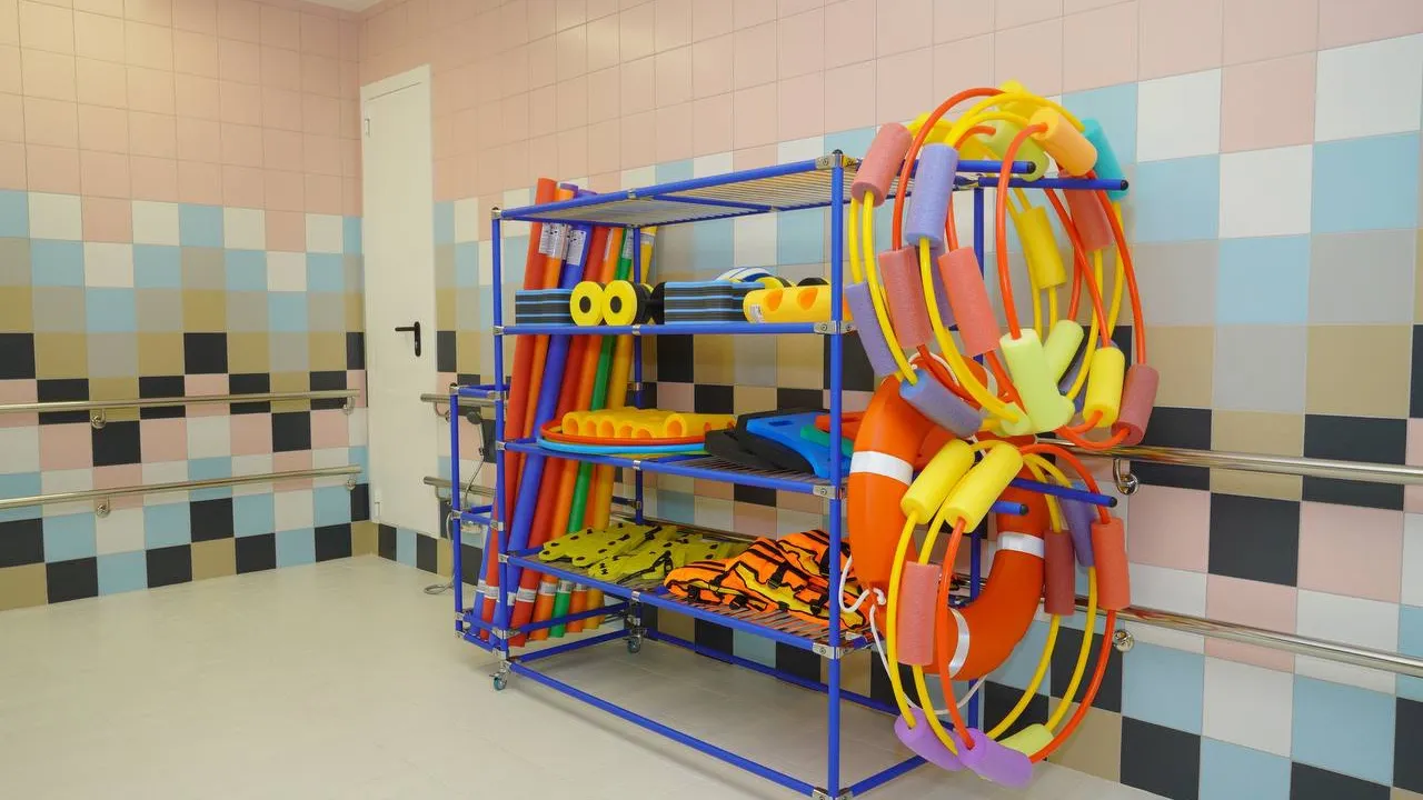 Бассейн для реабилитации детей и оборудование для занятий. Фото: Юлия Чудинова / "Ямал-Медиа"
