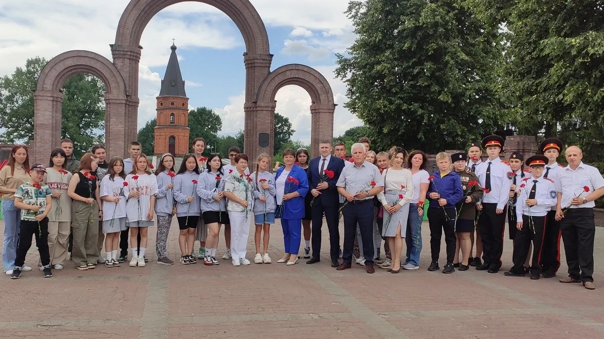 Ямальцы почтили память героев, оборонявших Могилёв. Фото: «Ямал-Медиа»