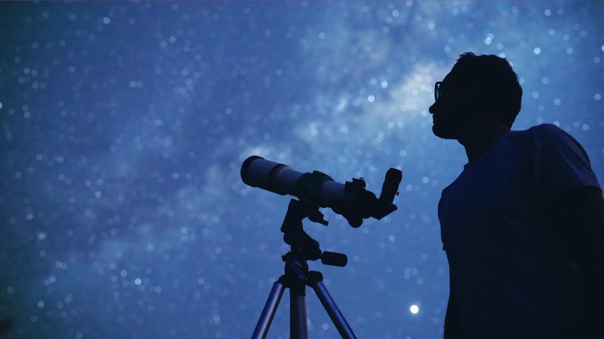 Наблюдаем за соединением планет на открытой местности. Фото: AstroStar/ Shutterstock / Fotodom