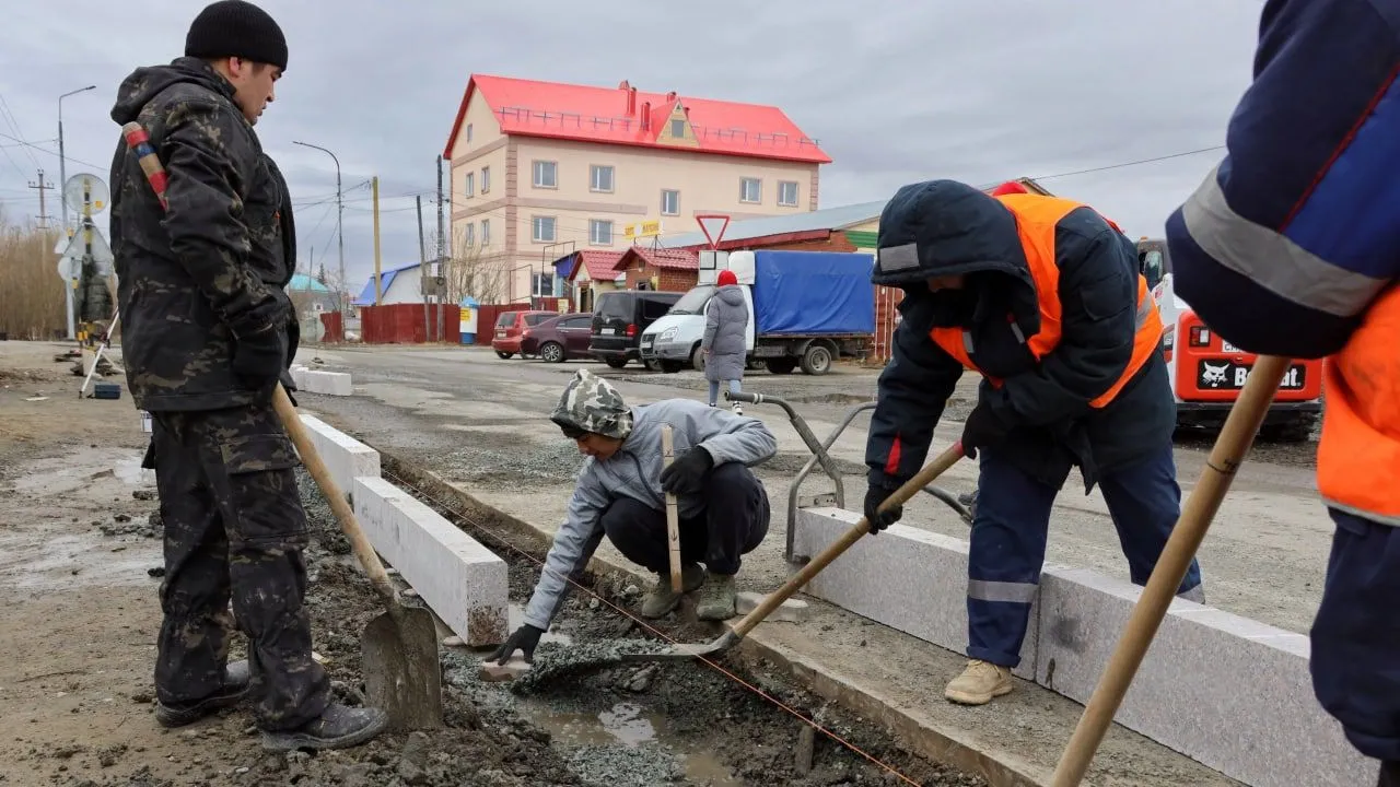 Работы на улице Чупрова уже начались. Фото: Василий Петрова / ИА «Север-Пресс»