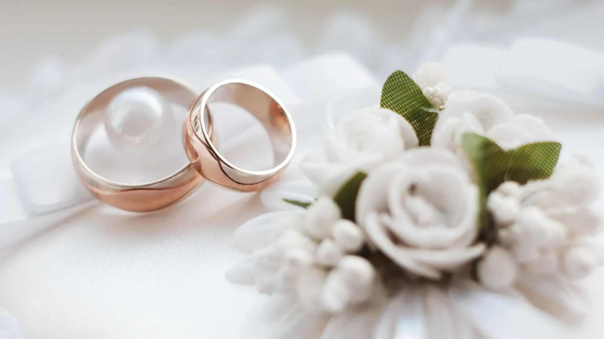 Для кого-то обручальные кольца могут стать кандалами. Фото: arvitalyaart/Shutterstock/Fotodom