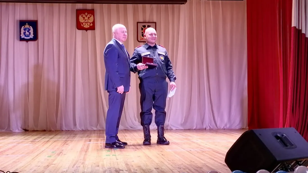 Медали за мужество и почётные звания: жителей Тазовского района отметили высокими наградами