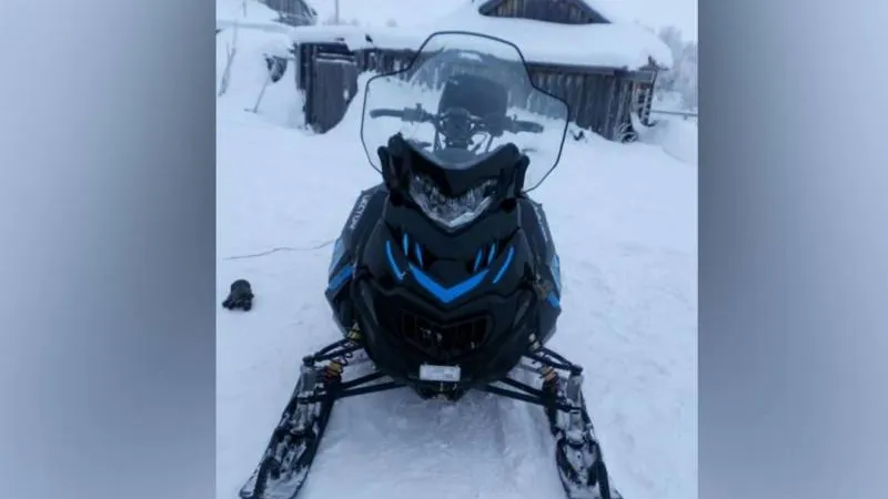 На Ямале пострадала пассажирка перевернувшегося снегохода