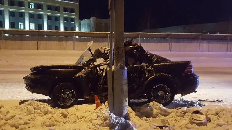 Сегодня ночью в Новом Уренгое разбился насмерть автомобилист