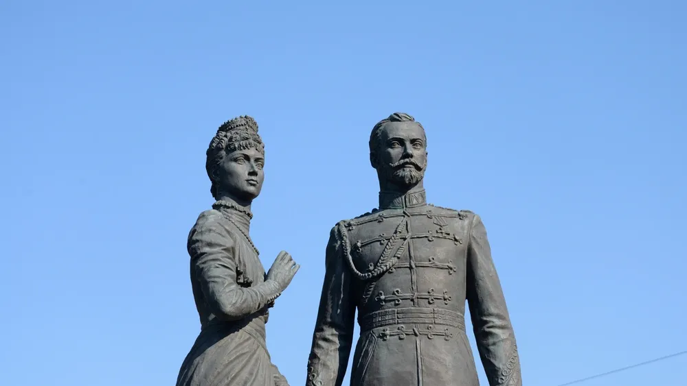 Николай II с супругой 