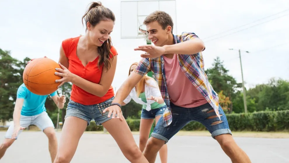 Командные виды спорта — идеальная активность для подростков. Фото: Ground Picture/Shutterstock/ФОТОДОМ