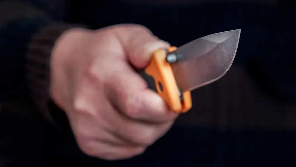 Мужчина угрожал продавцам ножом. Фото: MVolodymyr / shutterstock.com / Fotodom