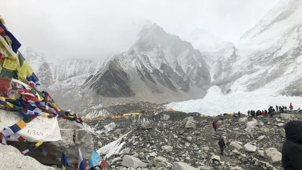 Эверест, граница КНР и Непала, 8 848 метров над уровнем моря. Фото из архива Олега Селиверстова