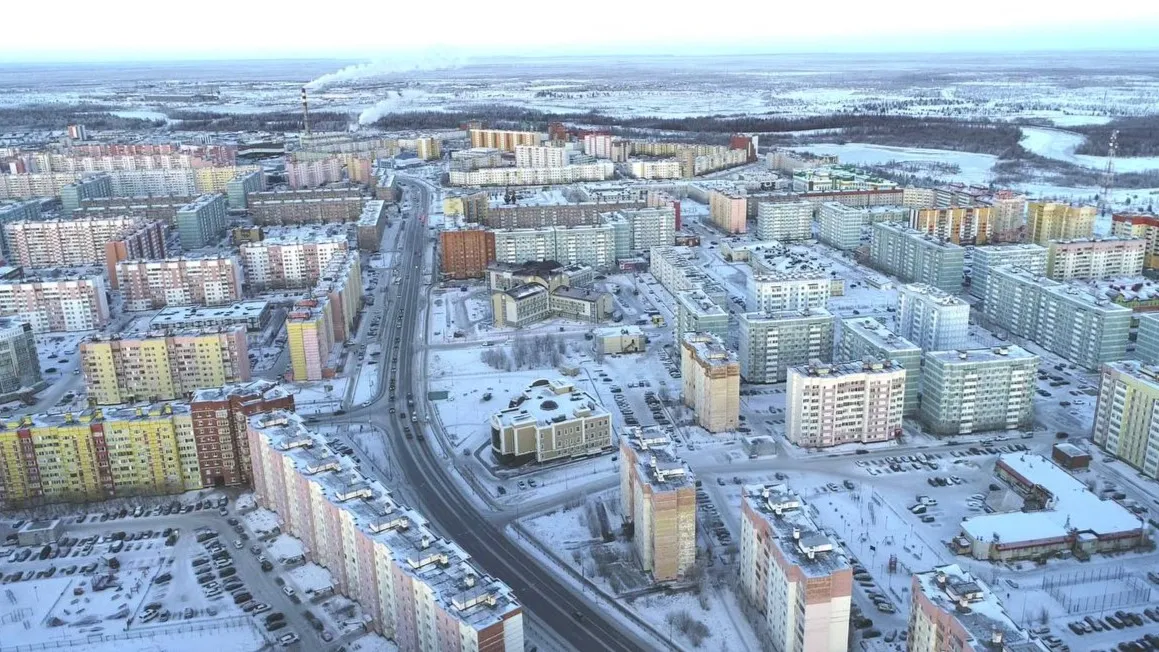 Андрей Воронов уверен, что горожане заслужили не просто типовые «коробки», а комфортные жилые комплексы. Фото: t.me/VORONOV89