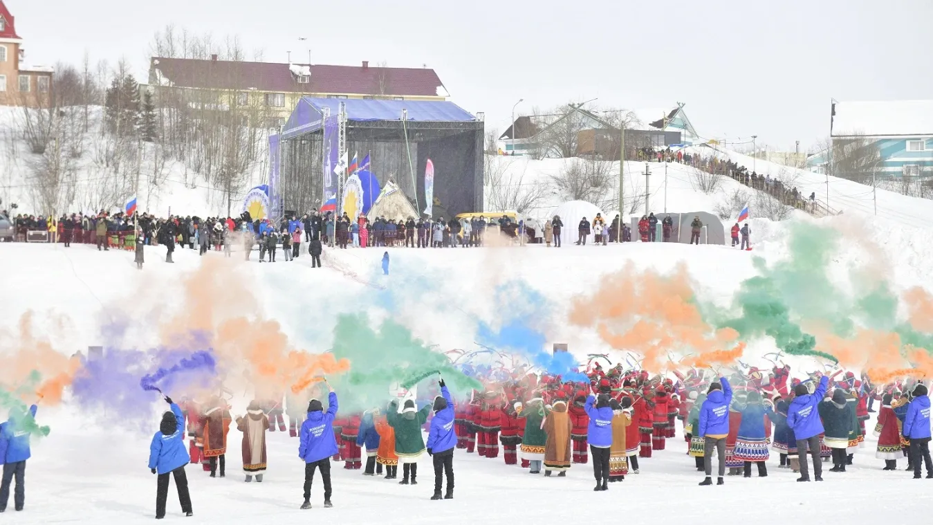На впечатляющий северный праздник можно будет полюбоваться из любой точки страны. Фото: Андрей Ткачёв/«Ямал-Медиа»