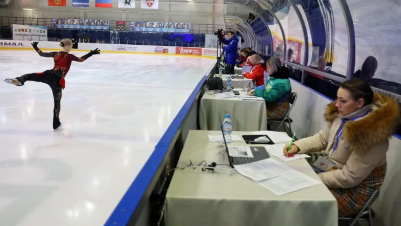 Соревнования по фигурному катанию на коньках открывали Всероссийские Арктические игры. Фото: Андрей Ткачёв/«Ямал-Медиа»  