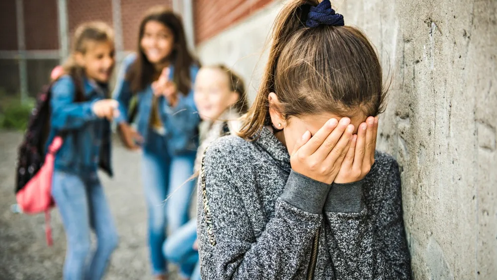Школьная травля может искалечить психику ребенка. Фото: Lopolo/Shutterstock/ФОТОДОМ