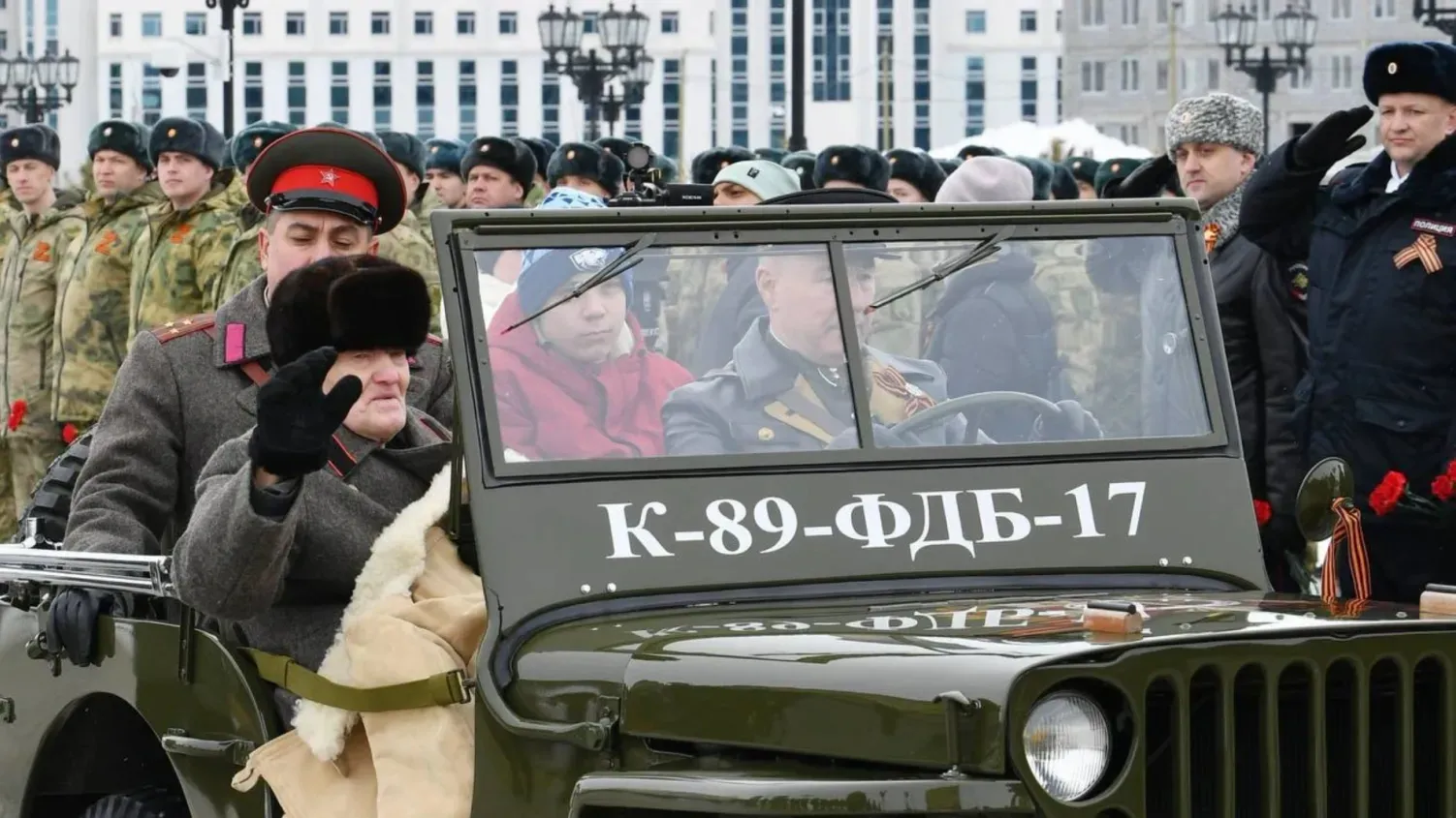 Единственный в ЯНАО ветеран Великой Отечественной войны возглавил торжественное шествие в Салехарде. Фото: t.me/artyukhov_da