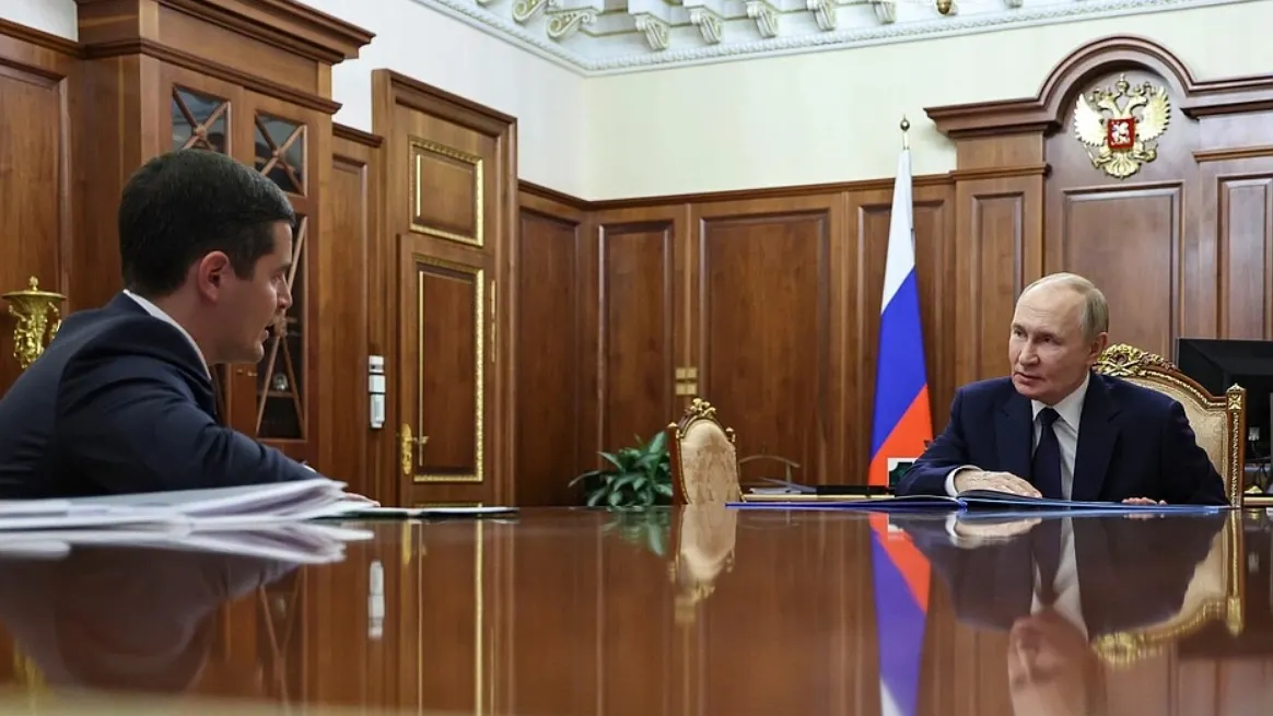 Встреча президента РФ и главы ЯНАО 28 октября 2025 г. Фото: kremlin.ru