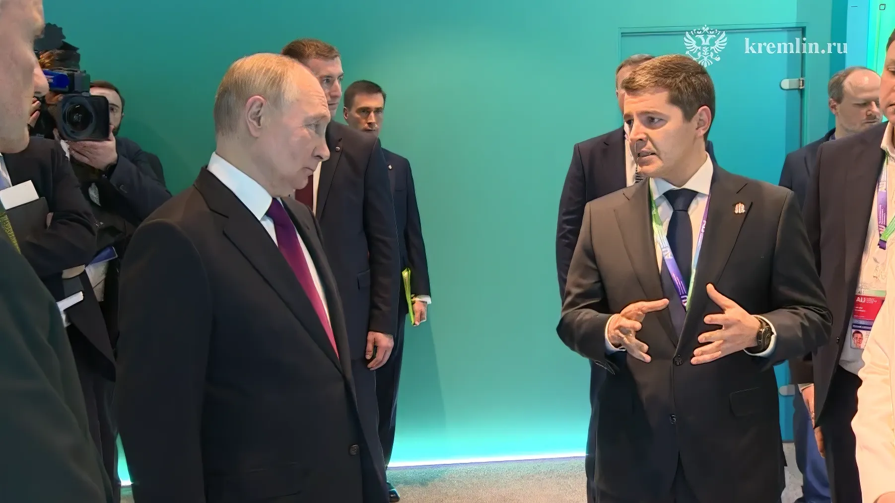 Владимир Путин и Дмитрий Артюхов на AI JOURNEY 2025. Фото: kremlin.ru