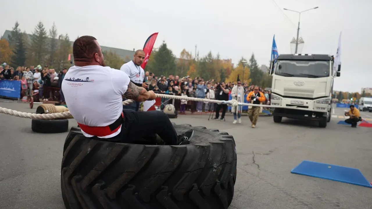 На «Богатырских играх» атлеты в одиночку сдвигали с места 16-тонный грузовик.